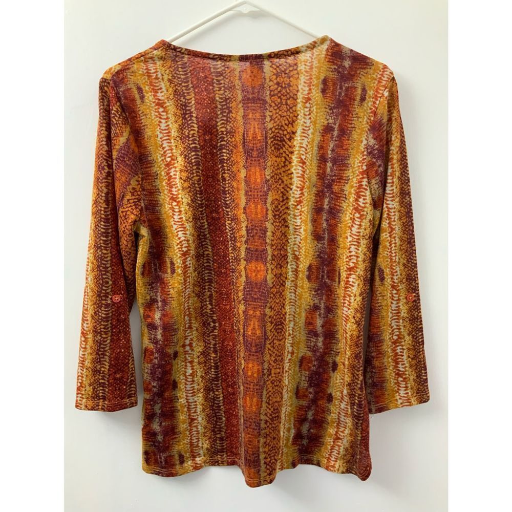 It’s Sweater - Picture 2 of 4